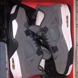 Air Jordan 4